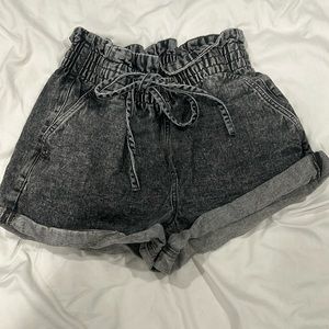 High waisted jean shorts🌊☀️